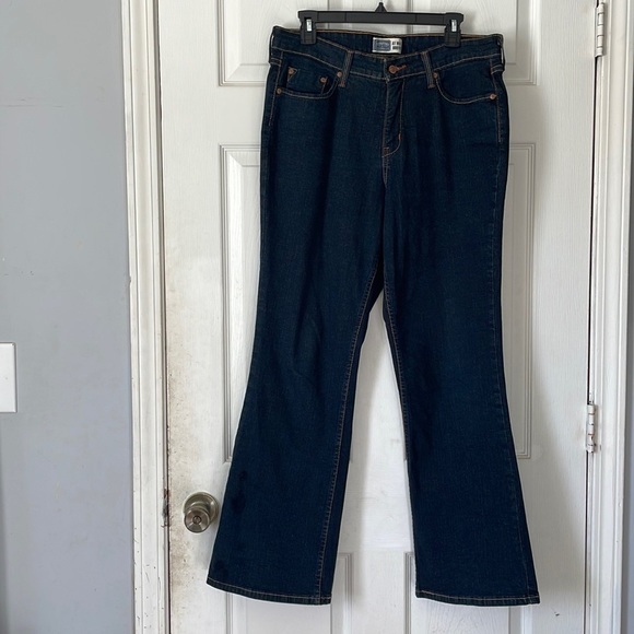 Signature Levi Strauss dark Wash at waist boot cut flare leg misses 12 short - Picture 1 of 16